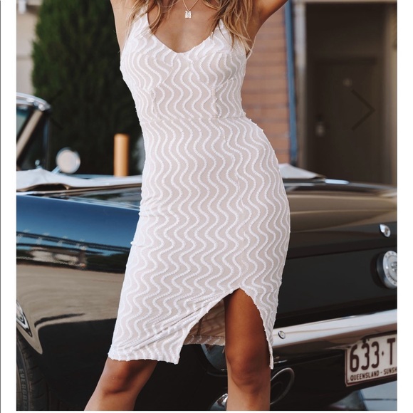 Selfie Leslie Sequined dress - Picture 2 of 5